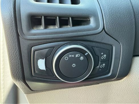 Used 2018 Ford Focus SE image 31