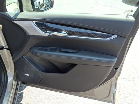 Certified 2022 Cadillac XT6 Premium Luxury w/ Technology Package AWD/4WD image 25