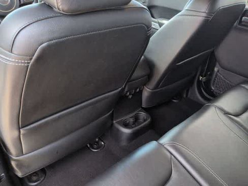 Used 2014 Jeep Wrangler Unlimited Sahara w/ Connectivity Group AWD/4WD image 18