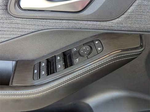 Used 2023 Nissan Rogue SV image 18