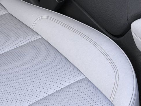 New 2025 Chevrolet Suburban Premier image 21