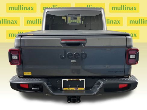 Used 2025 Jeep Gladiator Sport image 8