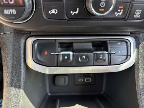 Used 2021 GMC Acadia SLT w/ Elevation Edition image 16