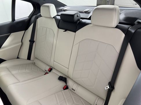 Used 2025 BMW 530i xDrive w/ Premium Package image 21