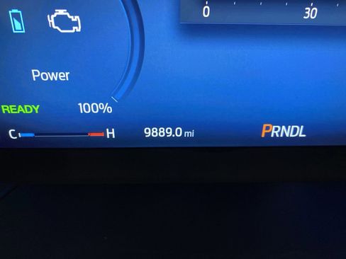 Used 2025 Ford Escape Platinum w/ Premium Technology Package image 6