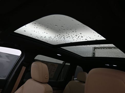 Used 2025 Buick Enclave Preferred w/ Power Package image 27