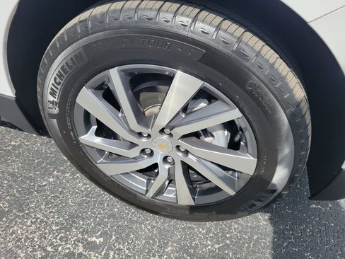 Certified 2024 Chevrolet Equinox Premier w/ LPO, Floor Liner Package FWD image 39