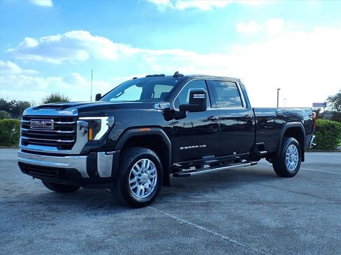 Used 2024 GMC Sierra 2500 SLE w/ SLE Value Package; image 3