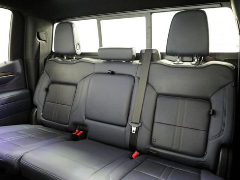 Certified 2023 Chevrolet Silverado 1500 High Country w/ Technology Package AWD/4WD image 14