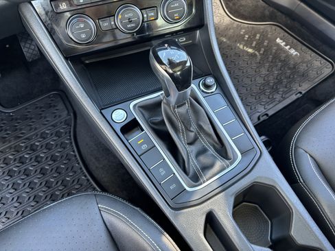 Used 2024 Volkswagen Jetta SE w/ Panoramic Sunroof Package image 25