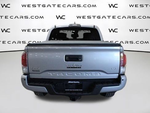 Used 2018 Toyota Tacoma Limited image 7