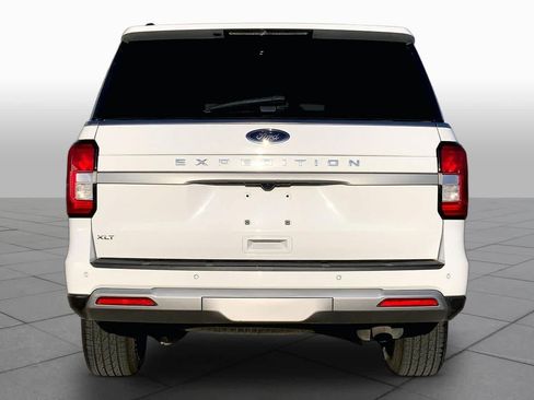 Used 2024 Ford Expedition XLT RWD image 5