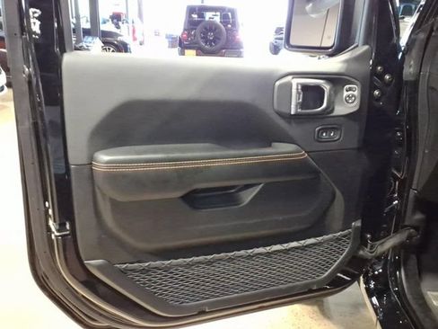 Used 2026 Jeep Wrangler Unlimited Sahara AWD/4WD image 12
