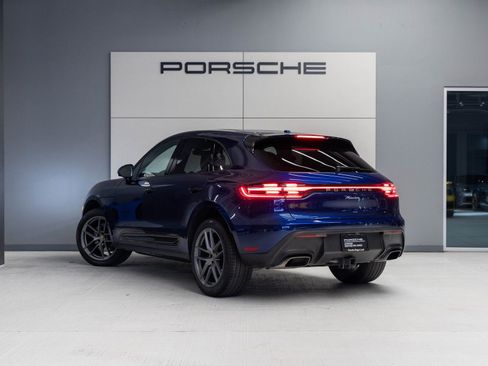 Certified 2024 Porsche Macan image 3