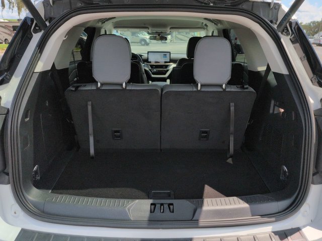 Certified 2026 Ford Explorer Active w/ Active Comfort Package RWD image 13