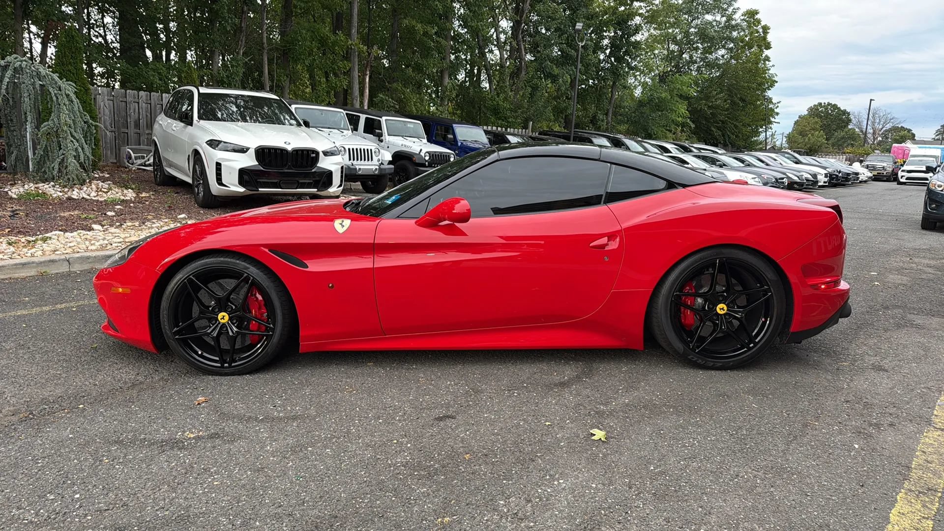 Used 2017 Ferrari California T RWD image 8