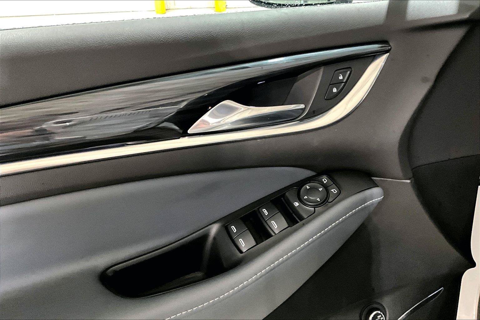 Used 2021 Buick Enclave Essence w/ Sound and Sites Package AWD/4WD image 36