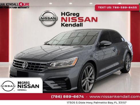 Used 2018 Volkswagen Passat 2.0T R-Line w/ R-Line Lighting Package FWD image 1