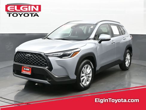 Used 2024 Toyota Corolla Cross LE image 1