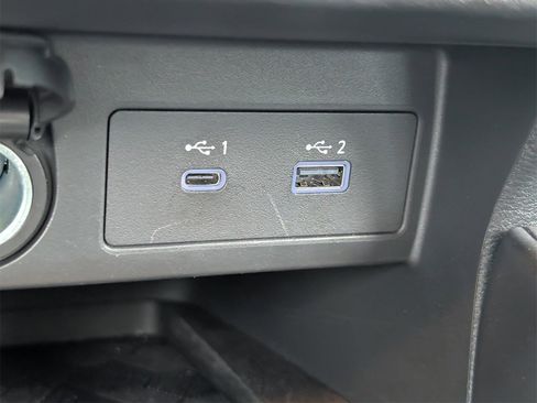 Certified 2025 Nissan Versa SR w/ Trunk Package image 20