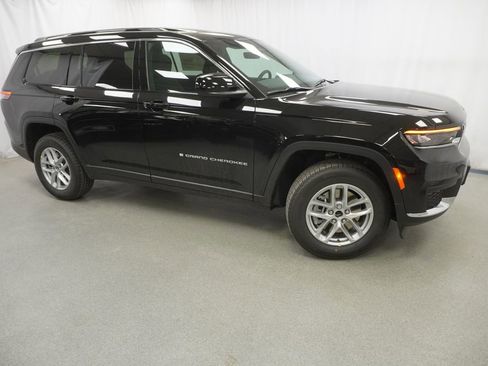 New 2026 Jeep Grand Cherokee L 4WD image 9