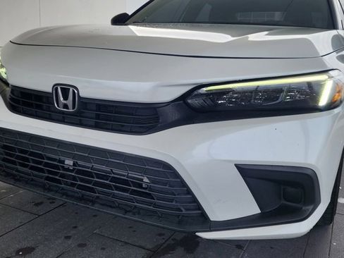 Used 2022 Honda Civic Sport image 2