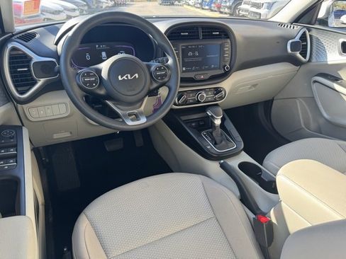 Certified 2025 Kia Soul LX image 13