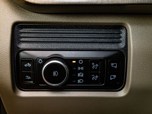 Used 2026 Ford F350 Platinum w/ Platinum Plus Package image 21