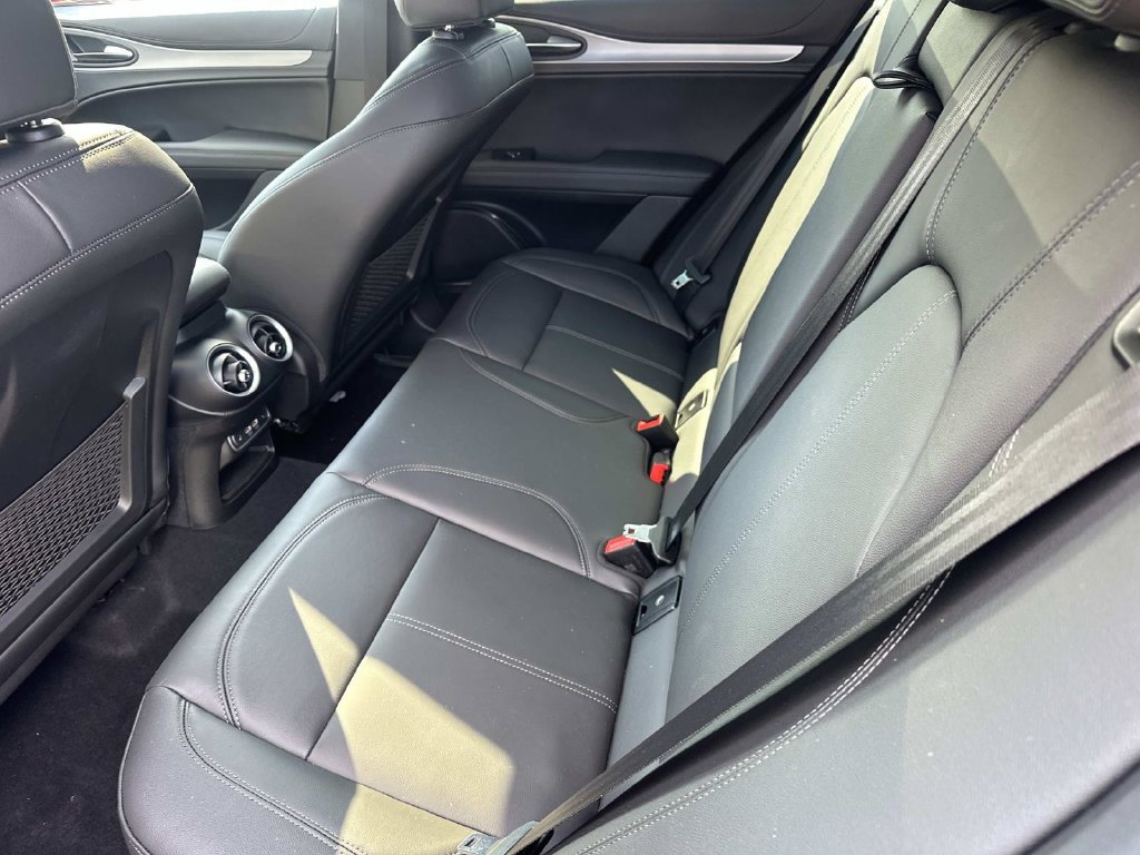 New 2026 Alfa Romeo Stelvio Sprint AWD/4WD image 17