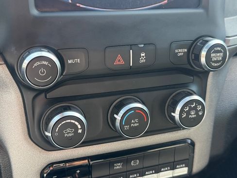 Used 2022 RAM 3500 Tradesman w/ Chrome Appearance Group image 28