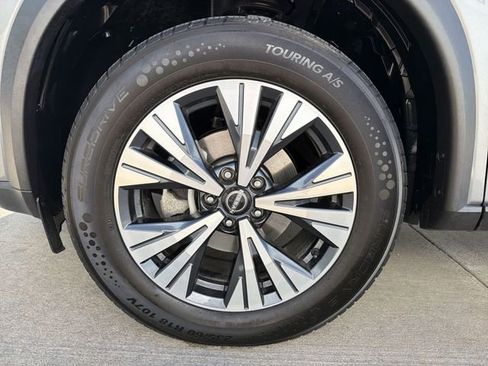 Used 2023 Nissan Rogue SV AWD/4WD image 12