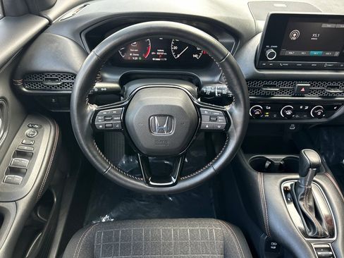 Used 2025 Honda HR-V Sport image 15