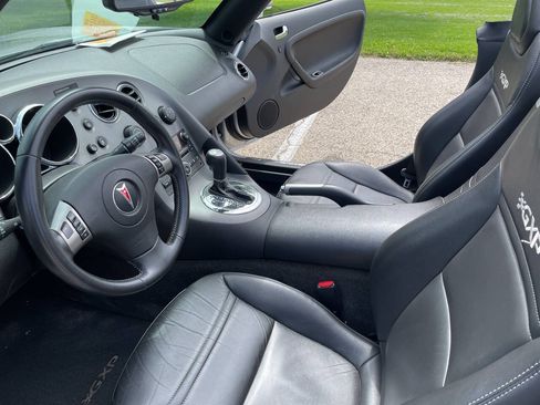 Used 2007 Pontiac Solstice GXP w/ Premium Package RWD image 21