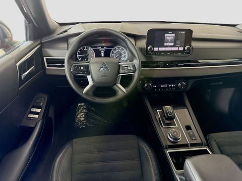 Used 2022 Mitsubishi Outlander SEL Black Edition image 17