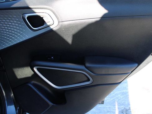 Used 2020 Kia Soul LX image 5