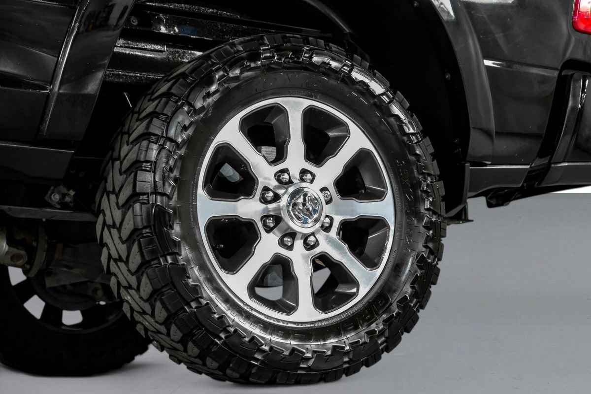 Used 2023 RAM 2500 Limited AWD/4WD image 58