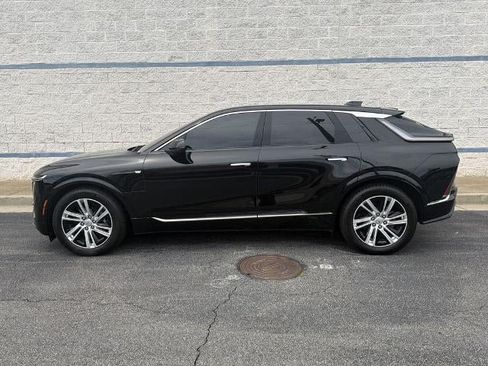 Certified 2024 Cadillac Lyriq Tech w/ Driver Assist Package AWD/4WD image 4