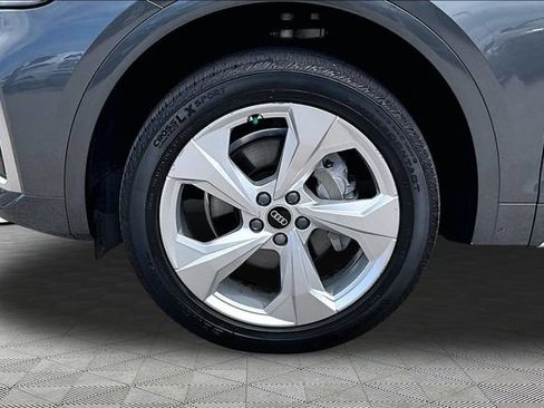 Used 2023 Audi Q5 2.0T Premium Plus w/ Premium Plus Package AWD/4WD image 8