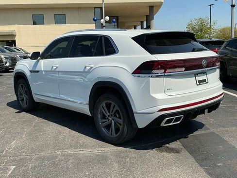Used 2024 Volkswagen Atlas Cross Sport SEL R-Line image 5