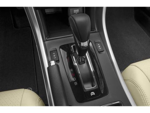 Used 2015 Honda Accord Touring image 10
