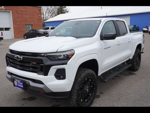 Used 2023 Chevrolet Colorado Z71 w/ Z71 Convenience Package 2 AWD/4WD image 1