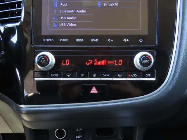 Used 2020 Mitsubishi Outlander SEL AWD/4WD image 21