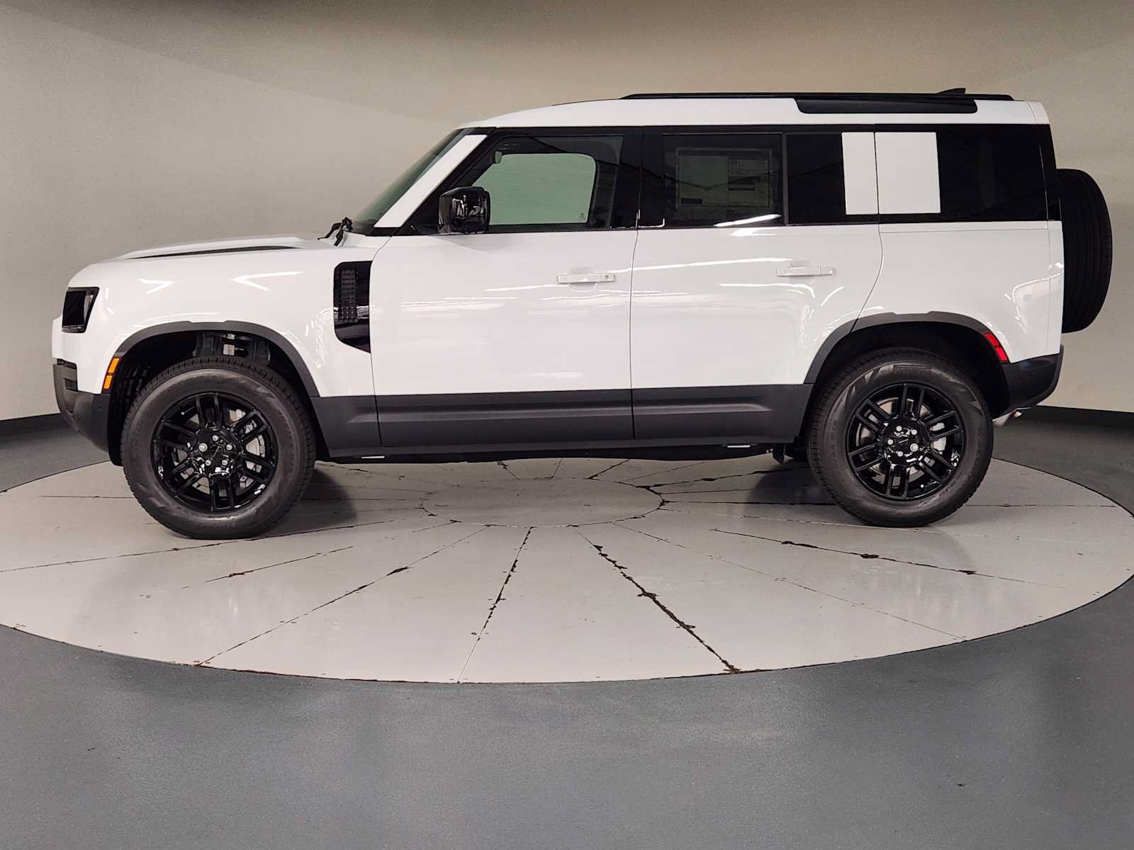 New 2026 Land Rover Defender 110 S AWD/4WD image 5
