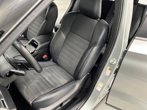 Used 2025 Mitsubishi Outlander SE FWD image 11