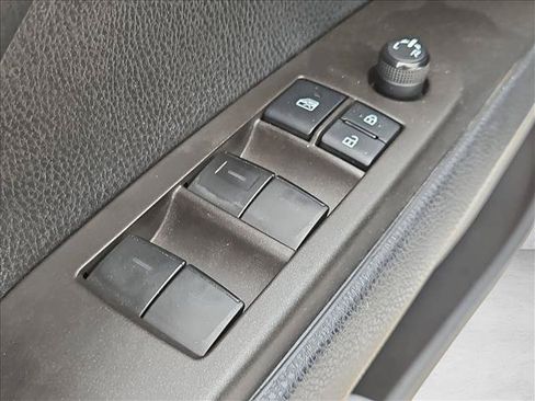 Used 2022 Toyota Camry SE w/ Carpet Mat Package (TMS) FWD image 11