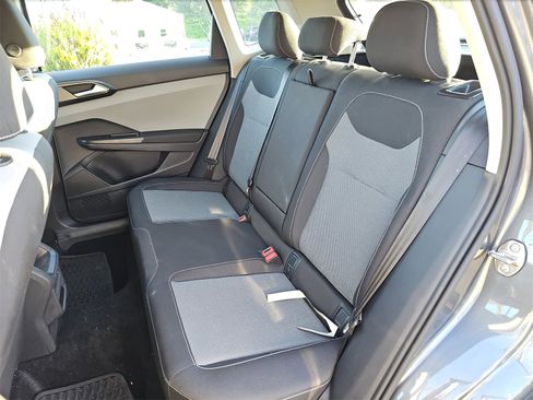 Used 2022 Volkswagen Taos S image 12