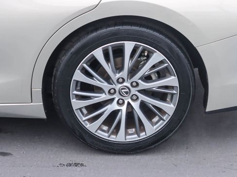 Used 2021 Lexus ES 350 w/ Premium Package image 10