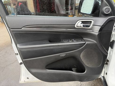Used 2021 Jeep Grand Cherokee Limited AWD/4WD image 19