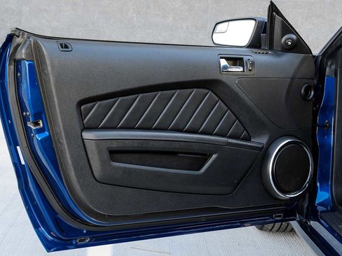 Used 2013 Ford Mustang GT Premium w/ Comfort Pkg image 33