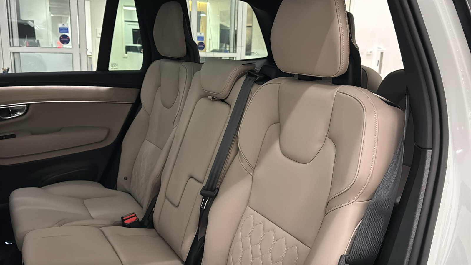 New 2026 Volvo XC90 T8 Plus w/ Protection Package Premier AWD/4WD image 26